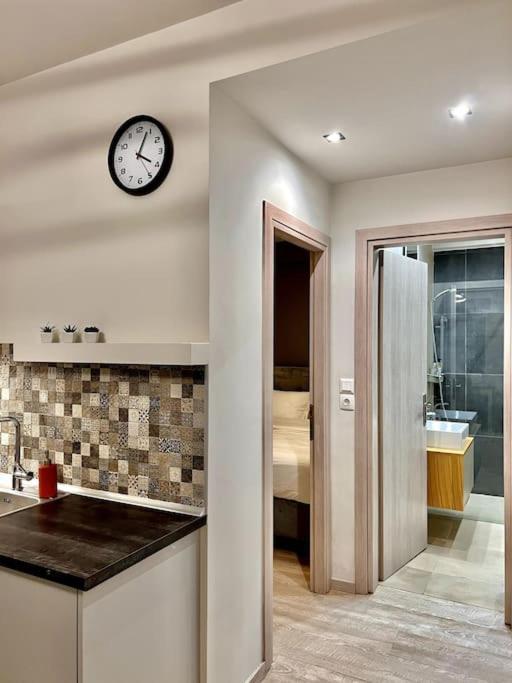 Lovely 1-Bedroom 2 Minutes From Beach Athene Buitenkant foto