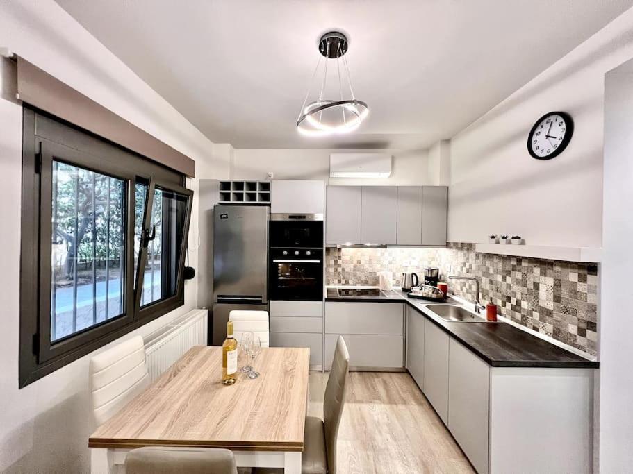 Lovely 1-Bedroom 2 Minutes From Beach Athene Buitenkant foto